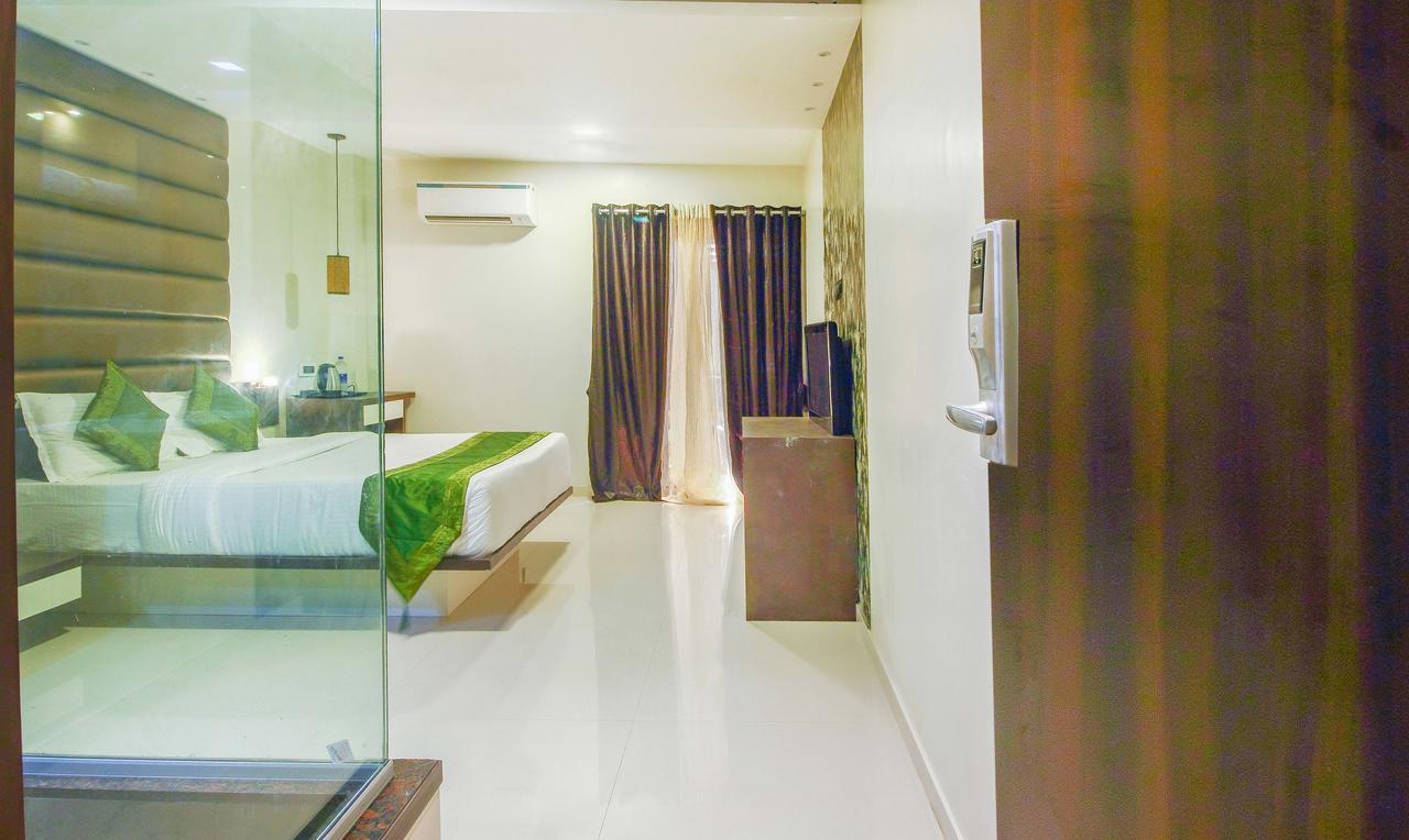 Treebo Blue Moon Powai Hotel Mumbai Exterior photo